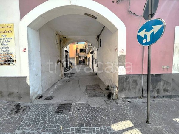 locale commerciale in vendita a Brusciano