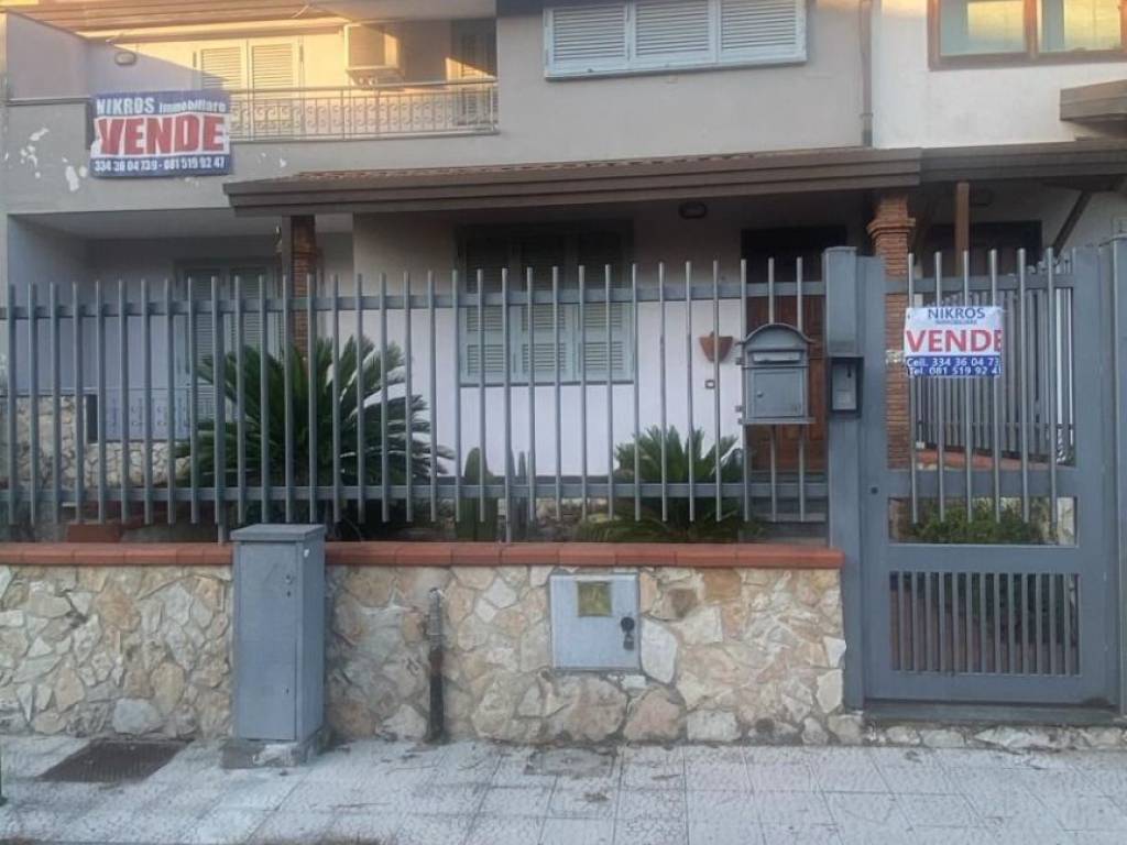 casa indipendente in vendita a Brusciano