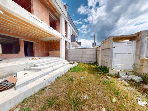 casa indipendente in vendita a Brusciano