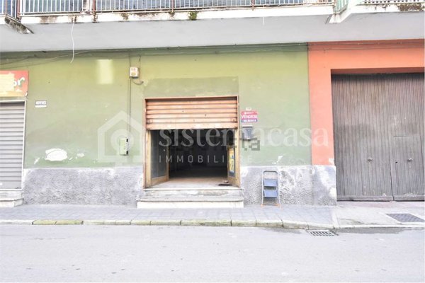locale commerciale in vendita a Brusciano