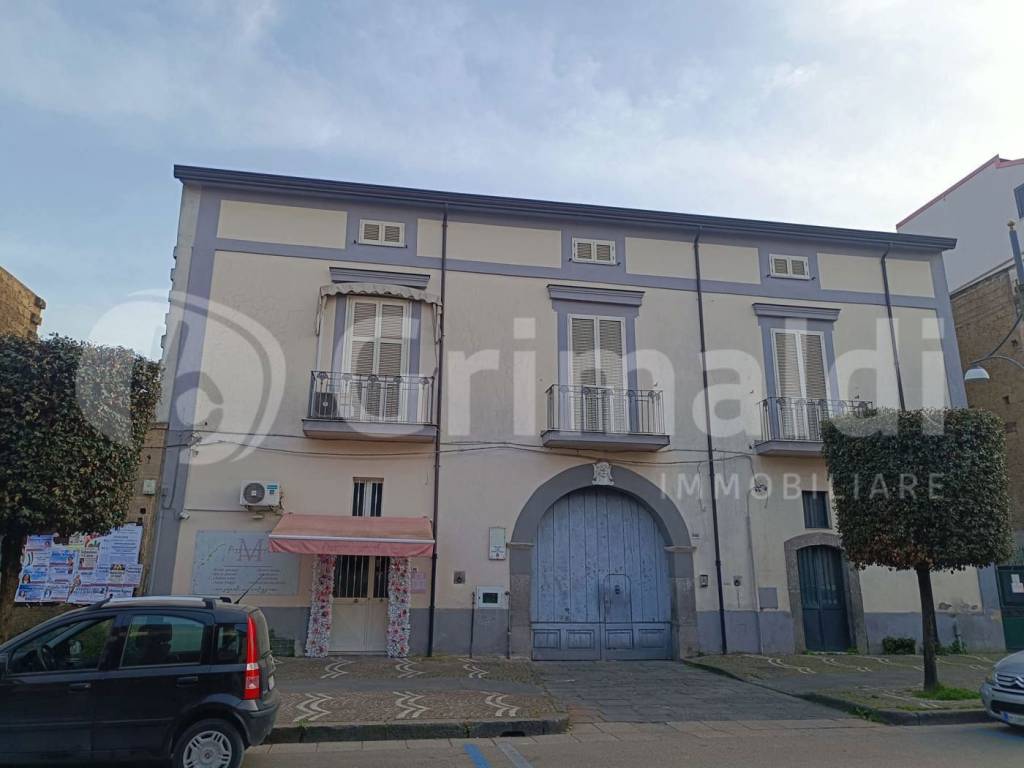 intera palazzina in vendita a Brusciano