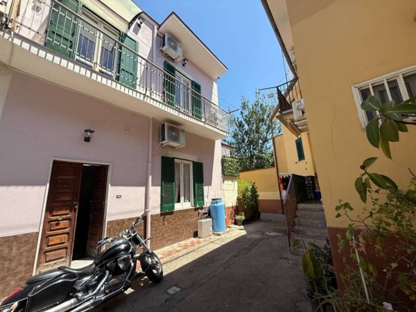 casa indipendente in vendita a Brusciano in zona De Ruggiero