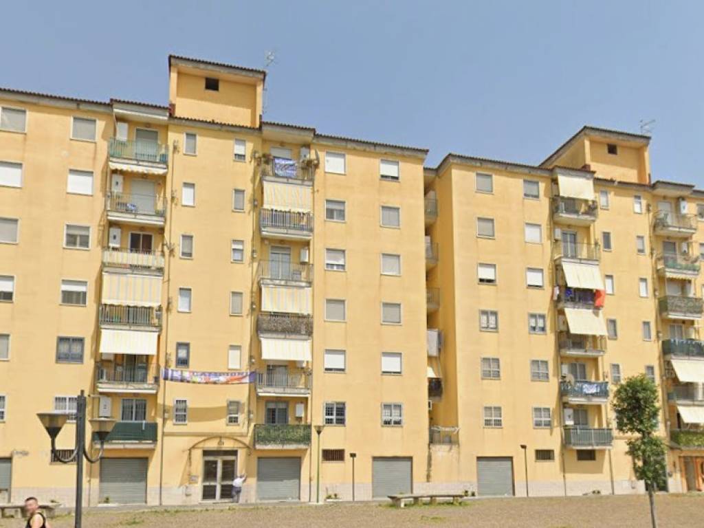 negozio in vendita a Brusciano