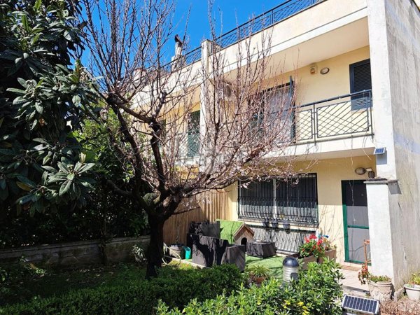 casa indipendente in vendita a Brusciano in zona De Ruggiero