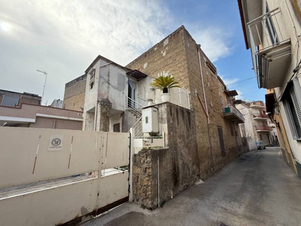 casa indipendente in vendita a Brusciano in zona De Ruggiero