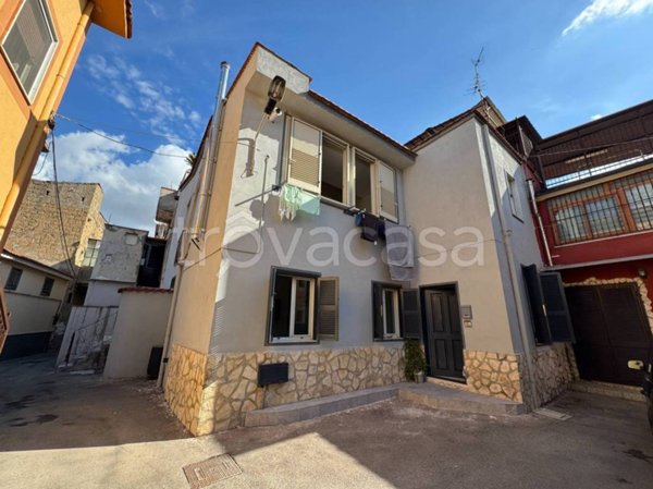casa indipendente in vendita a Brusciano in zona De Ruggiero
