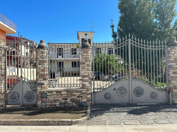 intera palazzina in vendita a Caivano