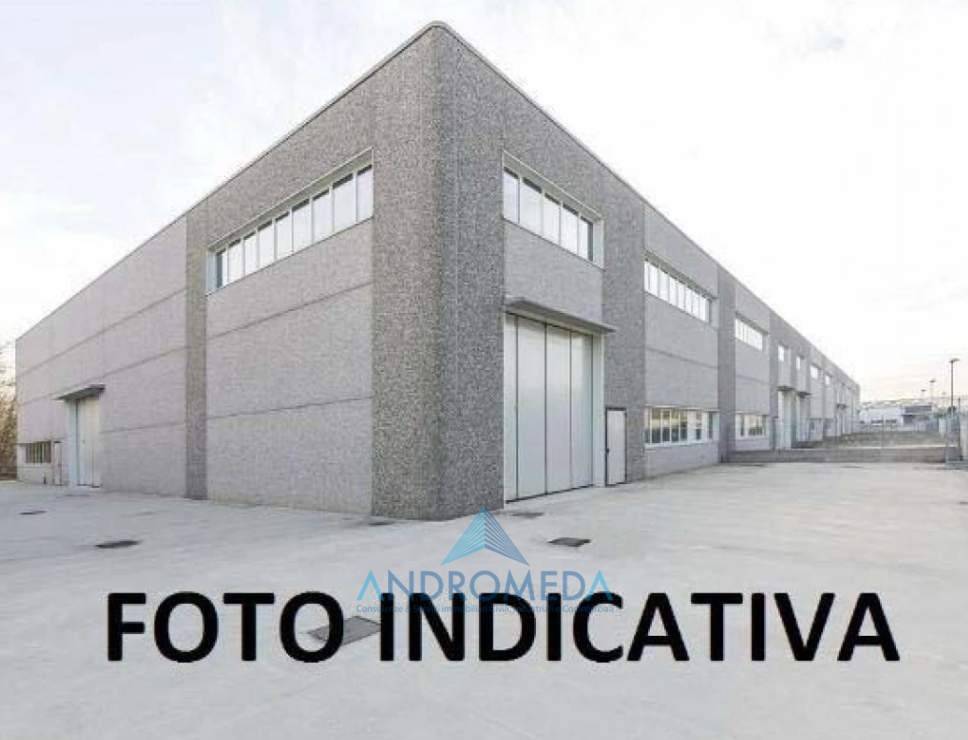 locale commerciale in vendita a Caivano in zona Pascarola