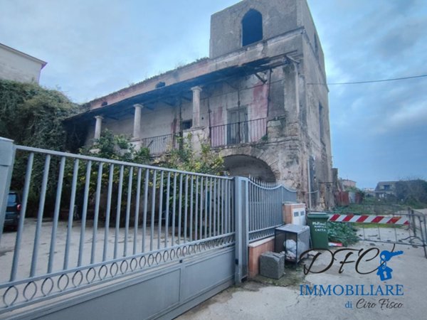 casa indipendente in vendita a Caivano