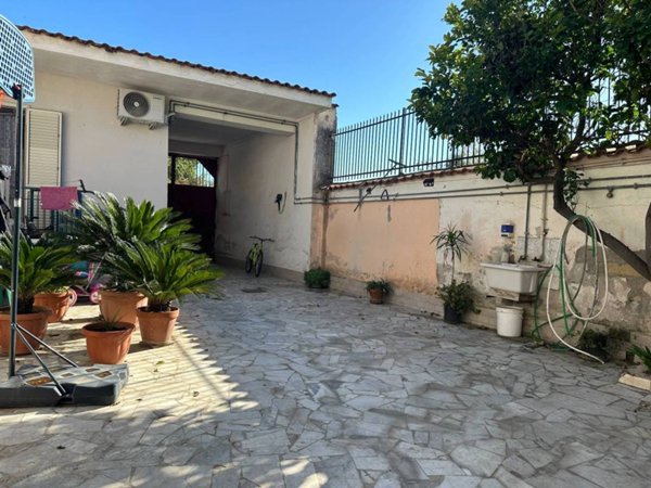 casa indipendente in vendita a Caivano