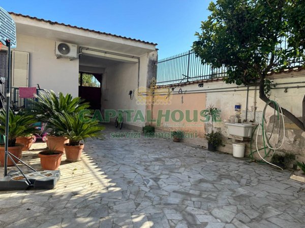 casa indipendente in vendita a Caivano