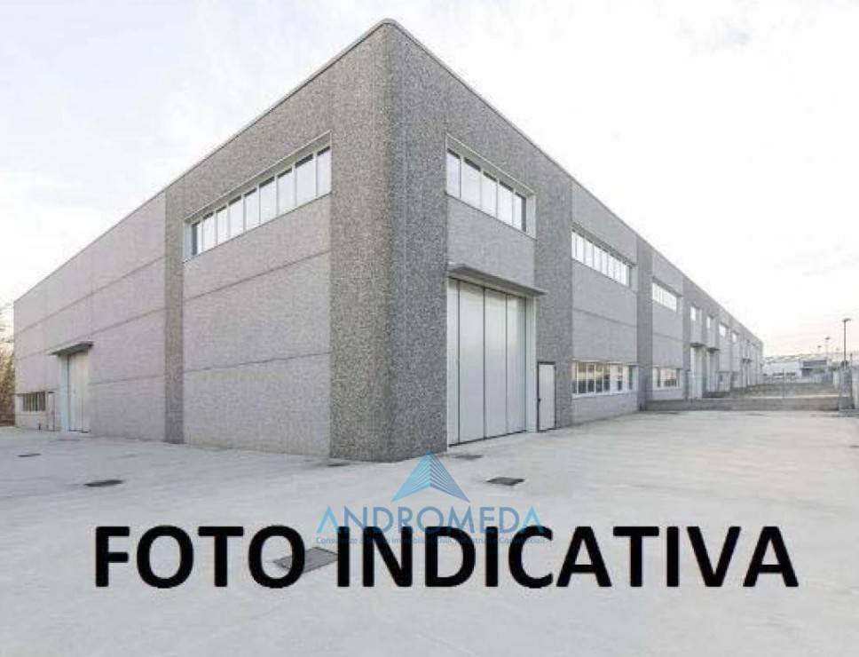 locale commerciale in vendita a Caivano in zona Pascarola