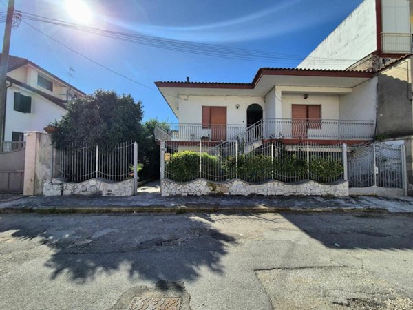casa indipendente in vendita a Caivano