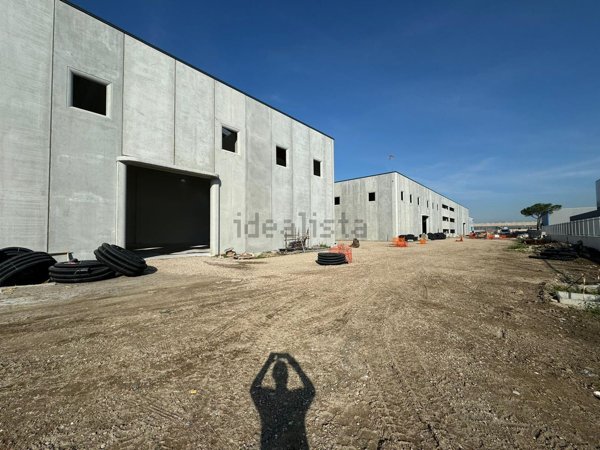 capannone in vendita a Caivano