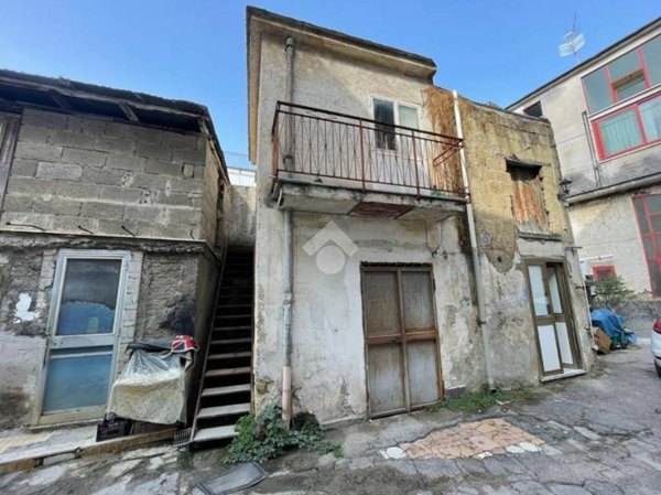 negozio in vendita a Caivano