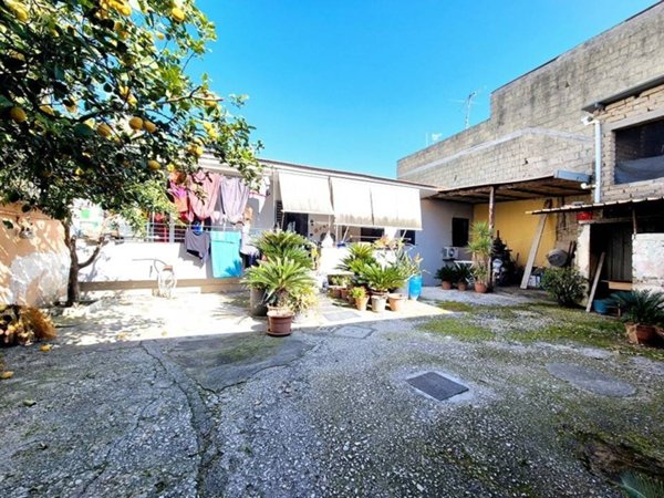 casa indipendente in vendita a Caivano