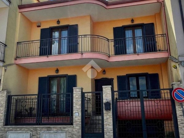 casa indipendente in vendita a Caivano