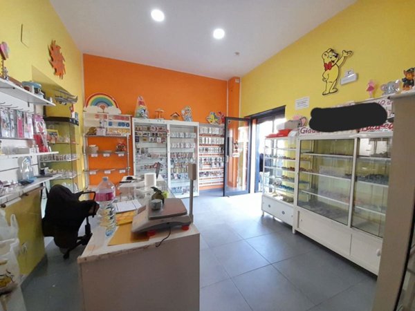 negozio in vendita a Caivano