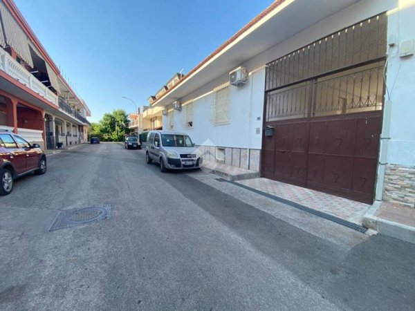 casa indipendente in vendita a Caivano