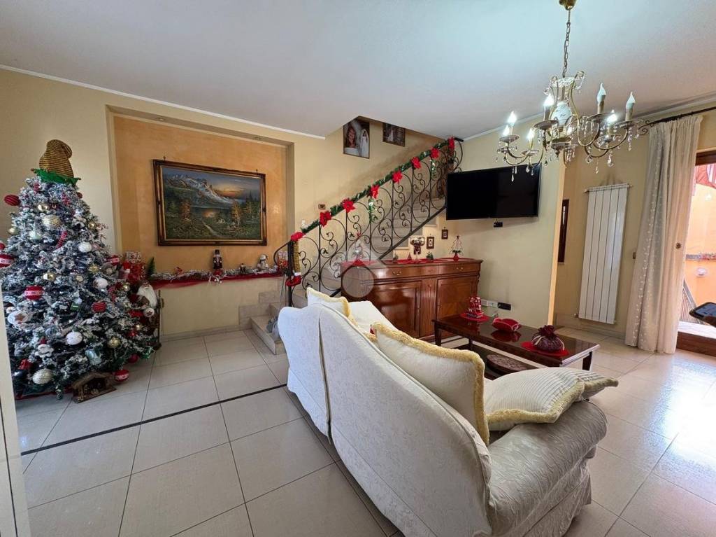 casa indipendente in vendita a Caivano