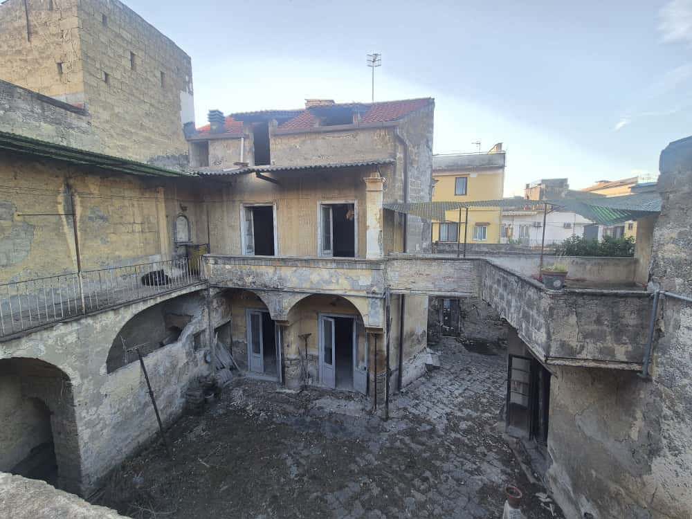 casa indipendente in vendita a Caivano