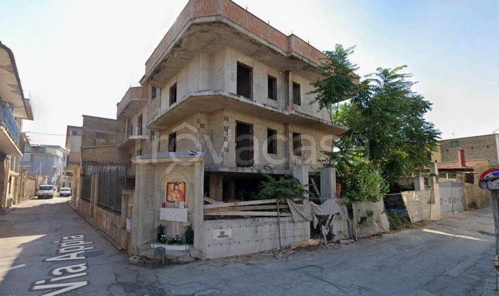 intera palazzina in vendita a Caivano in zona Pascarola