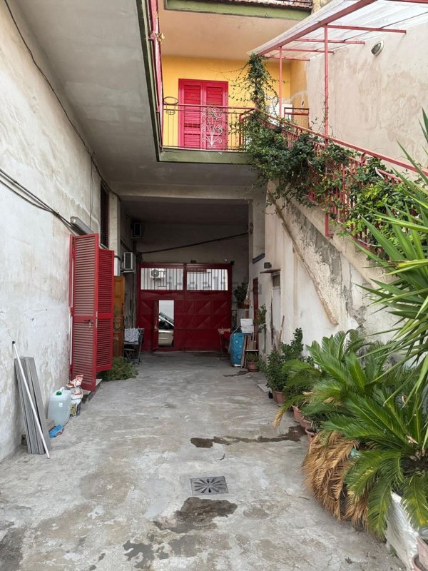 casa indipendente in vendita a Caivano