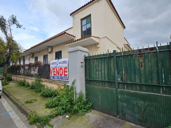 casa indipendente in vendita a Caivano