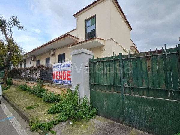 casa indipendente in vendita a Caivano
