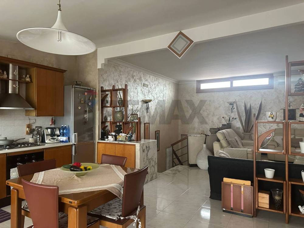 casa indipendente in vendita a Caivano