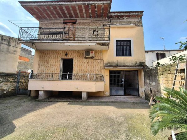 casa indipendente in vendita a Caivano