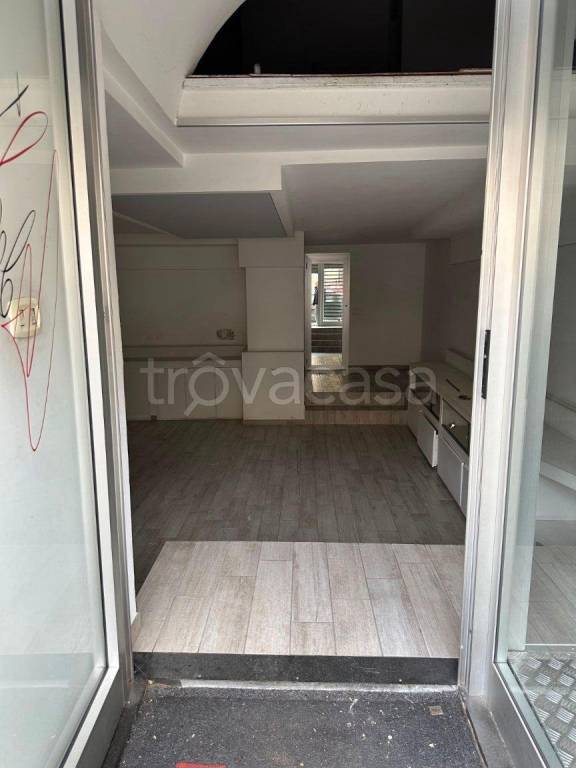 negozio in vendita a Caivano