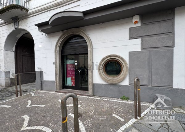 locale commerciale in vendita a Caivano