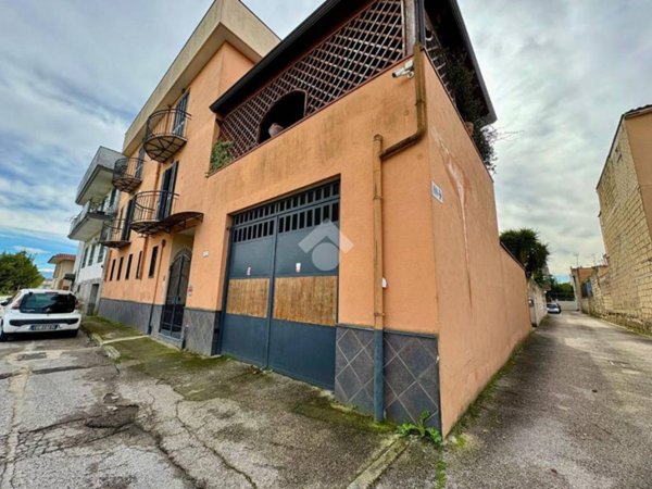 casa indipendente in vendita a Caivano