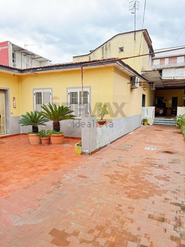 casa indipendente in vendita a Caivano