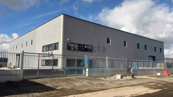 negozio in vendita a Caivano in zona Pascarola