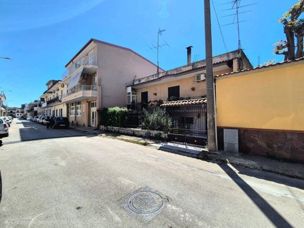 casa indipendente in vendita a Caivano