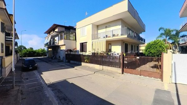 casa indipendente in vendita a Caivano