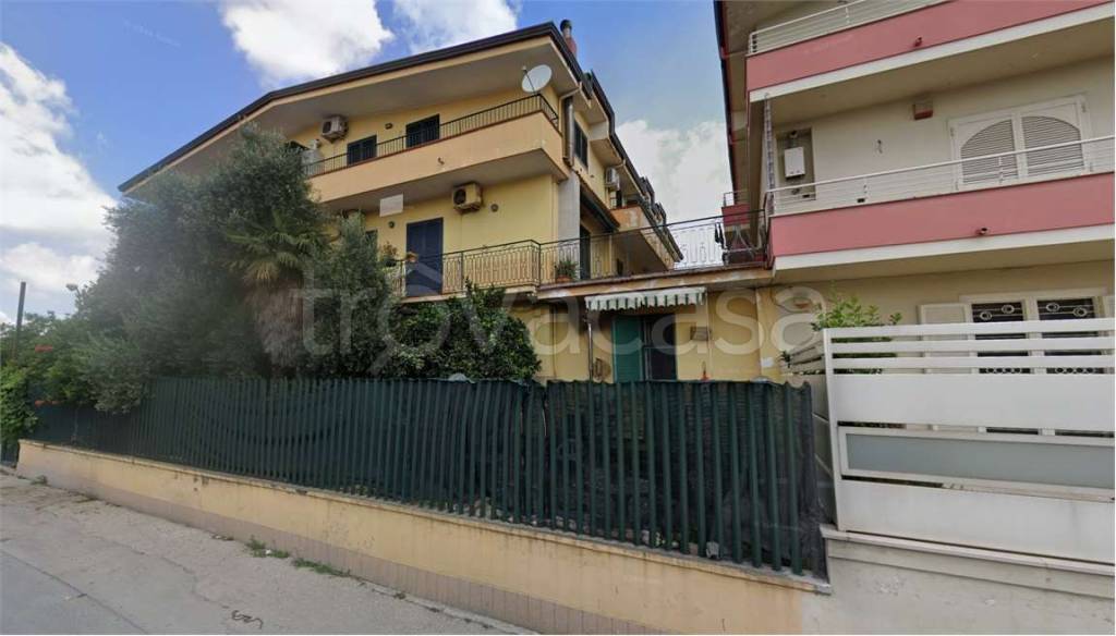 locale commerciale in vendita a Caivano