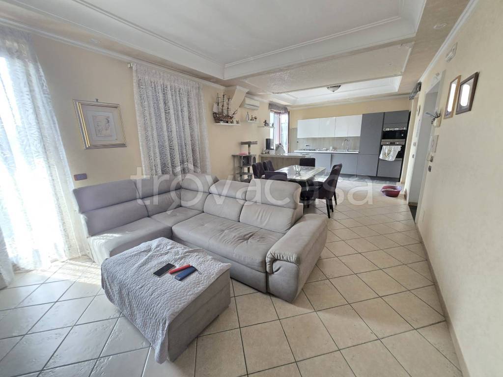 casa indipendente in vendita a Caivano