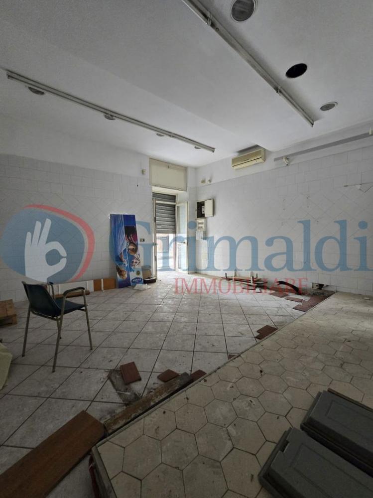 negozio in vendita a Calvizzano