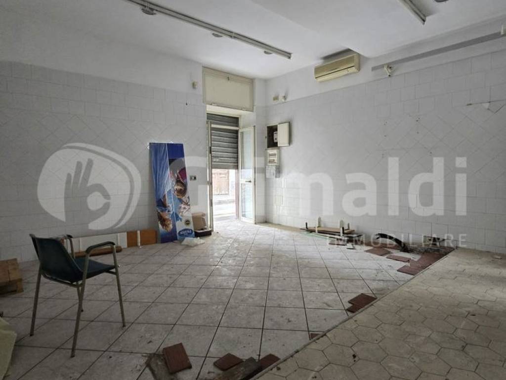 negozio in vendita a Calvizzano