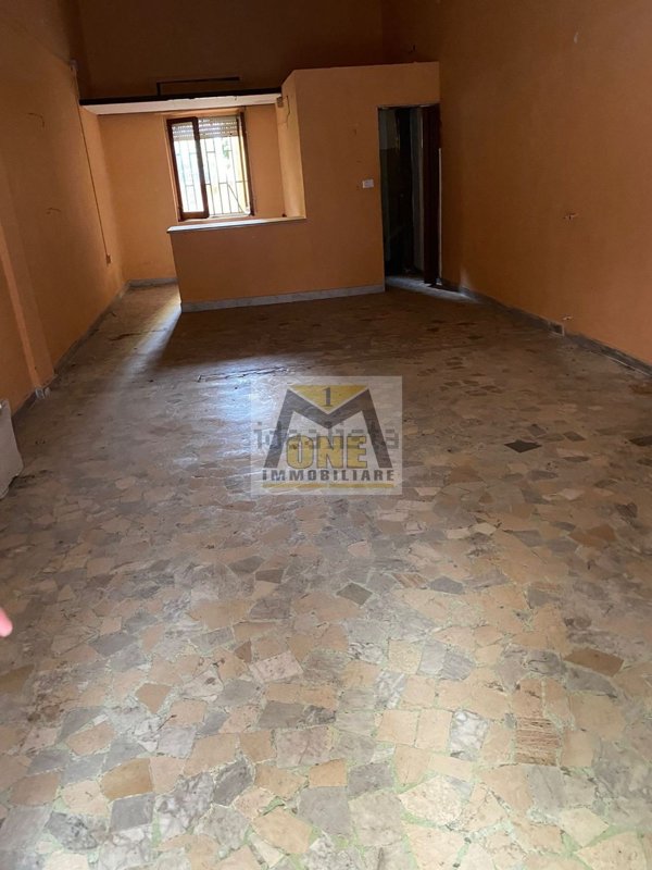 locale commerciale in vendita a Calvizzano