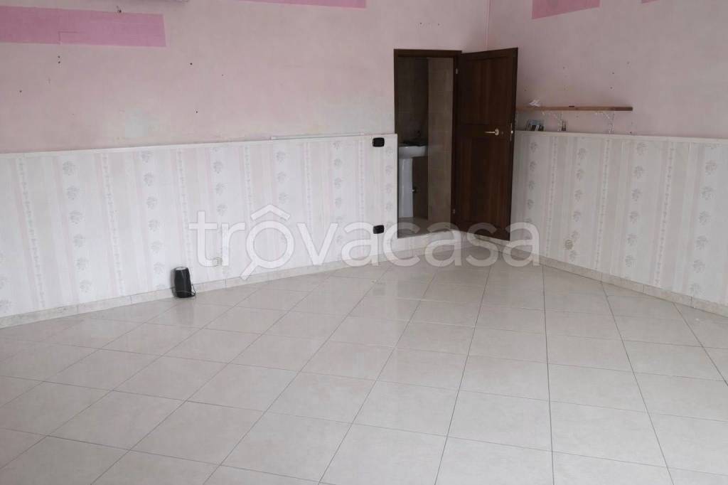 negozio in vendita a Calvizzano in zona San Pietro