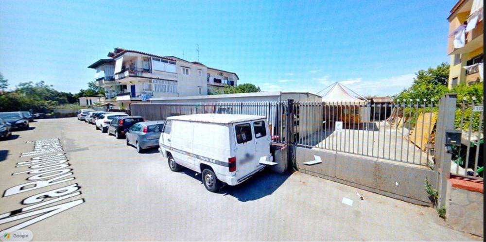 locale commerciale in vendita a Calvizzano