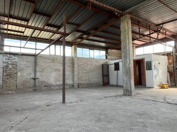 negozio in vendita a Camposano