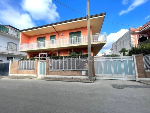 casa indipendente in vendita a Camposano