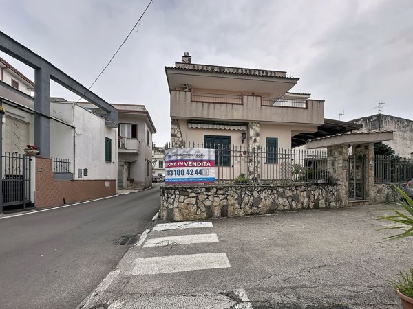 casa indipendente in vendita a Camposano