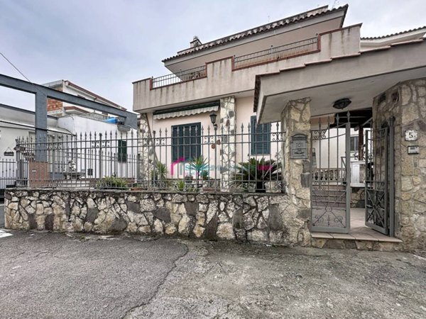 casa indipendente in vendita a Camposano