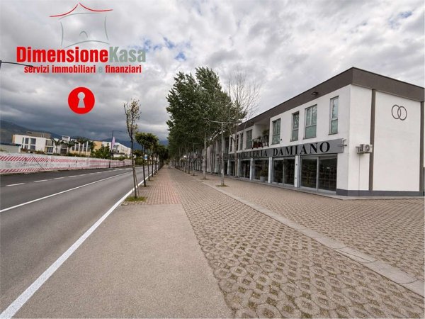 ufficio in vendita a Camposano in zona Faibano